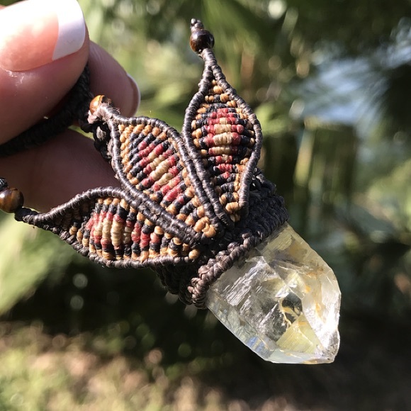 Sold crystal quartz crown adjustable necklace - Picture 4 of 8